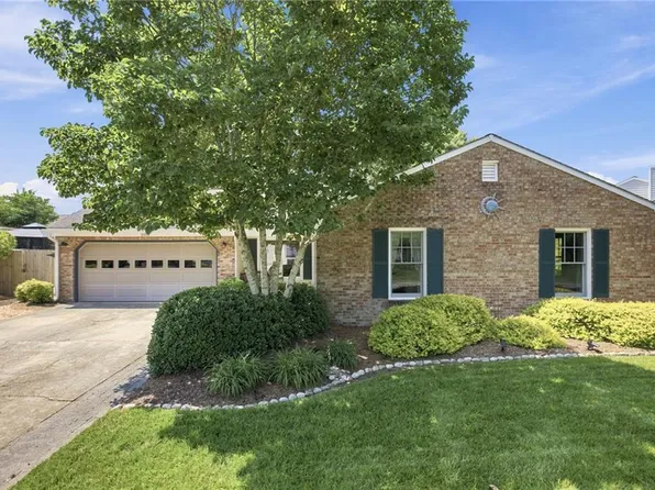 2313 Rockingchair Ln, Virginia Beach, VA 23456