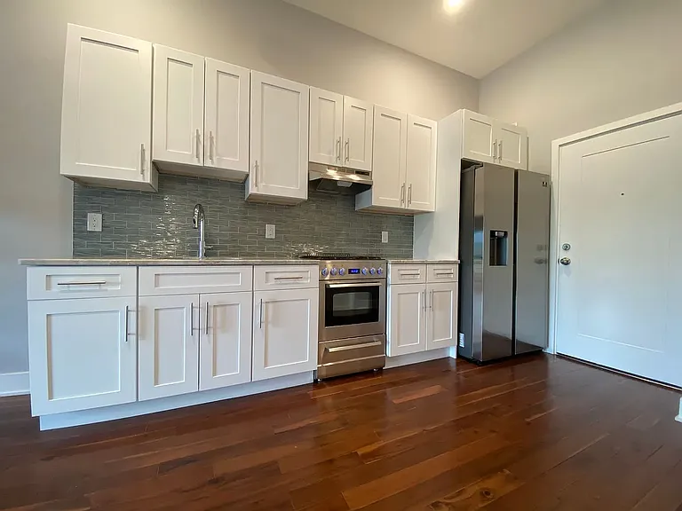 1027 S 4th St #30 — Photo 11