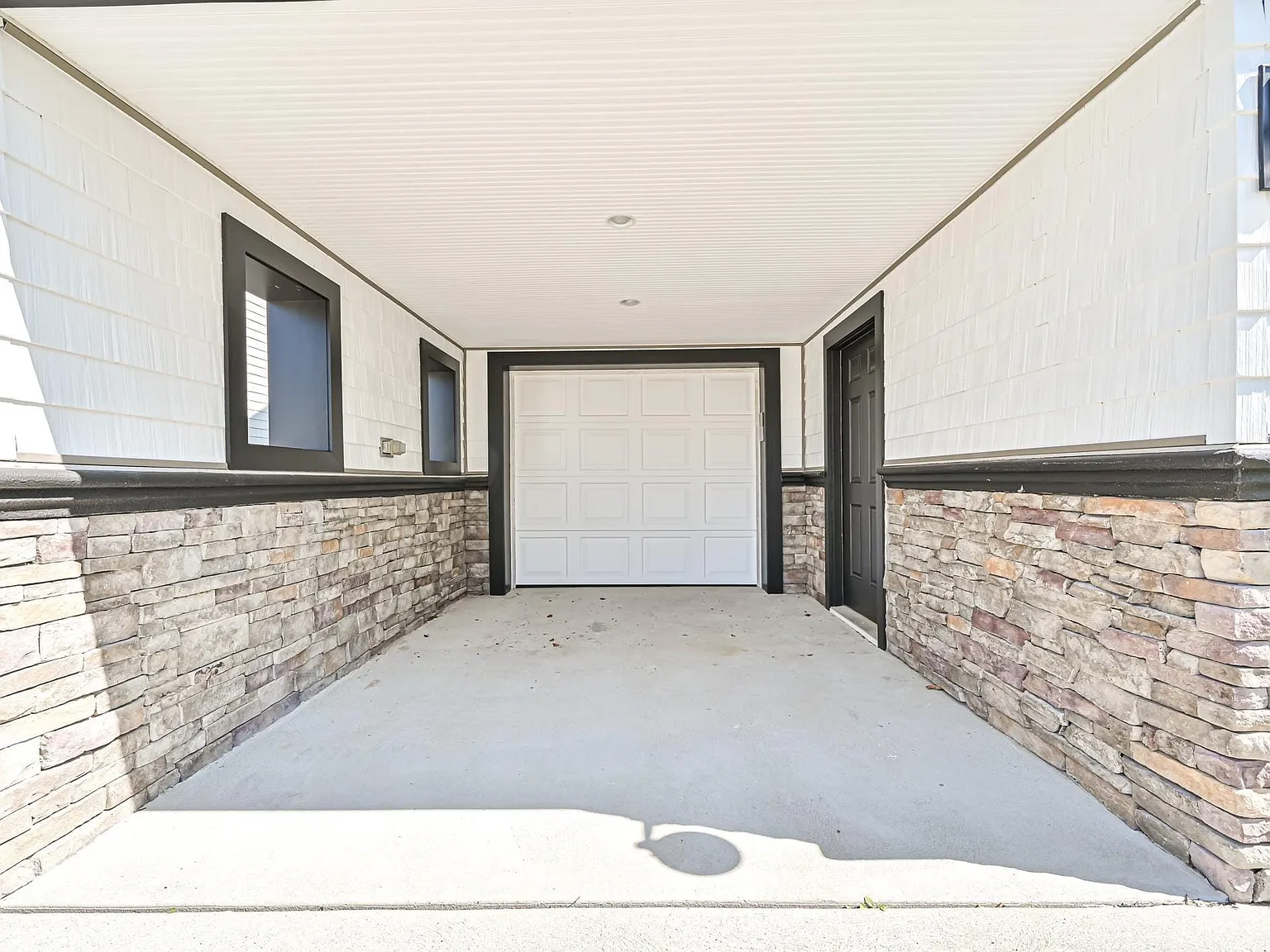 4 bed, 3.5 bath, $3,750 — Photo 4