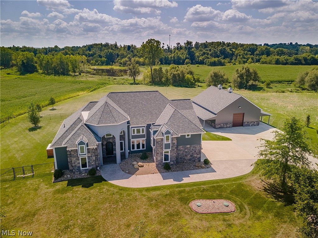 2864 Smith Kramer St NE, Hartville, OH 44632 Zillow