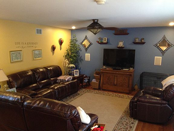 3rd image of 1744 Yorktown Dr