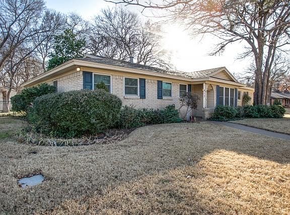 2nd image of 413 Eastcliff Dr