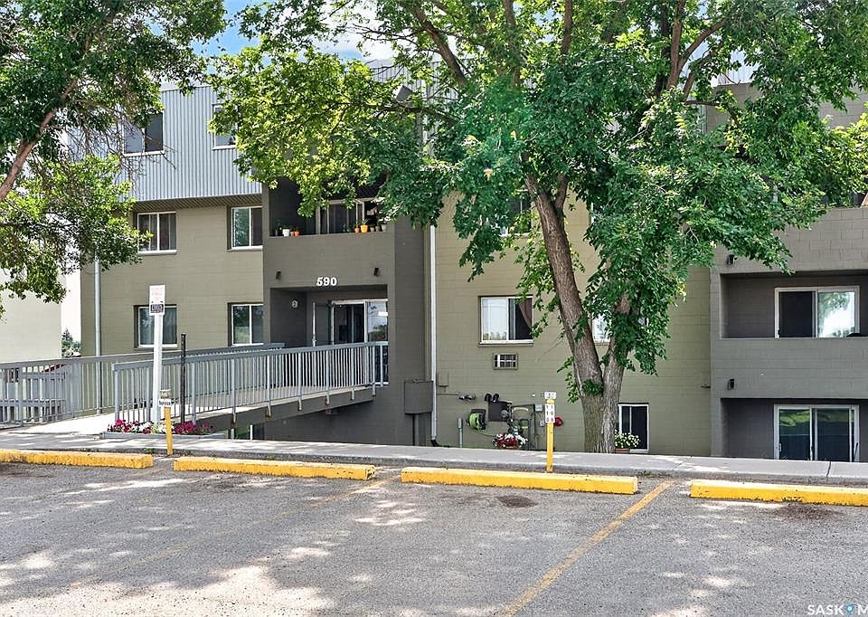 1st image of UNIT 306-590 Laurier STREET