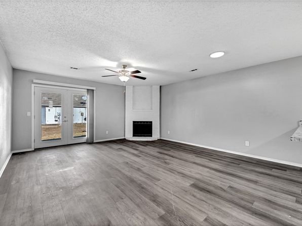 fayetteville-arkansas-448578802 picture