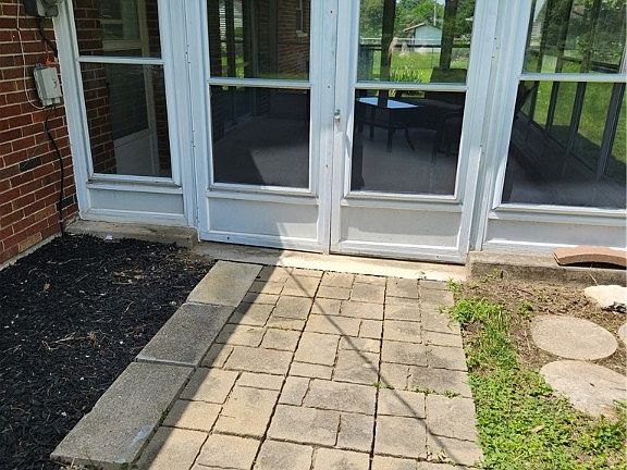 2nd image of 3164 Sherwood Park Dr