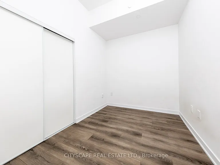 2433 Dufferin St #105 — Photo 25