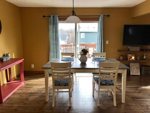 Deck entrance and view 