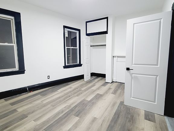 3rd image of 164 Cator Ave #2