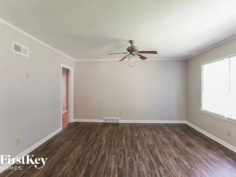 1596 Marcia Rd — Photo 4