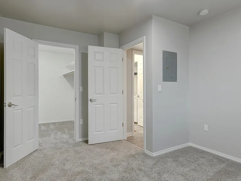 Rock Pointe Apartments — Photo 20