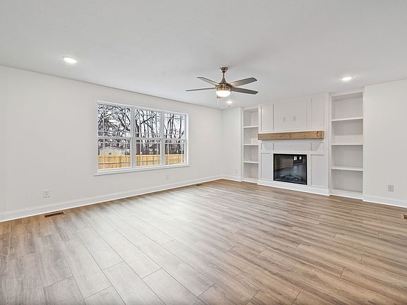 5th image of 1231 Iris Glen Dr Lot 92