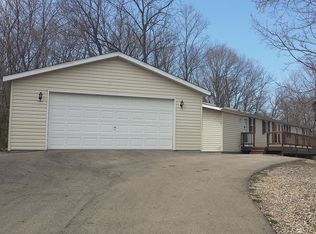 15 Magnolia Dr, Putnam, IL