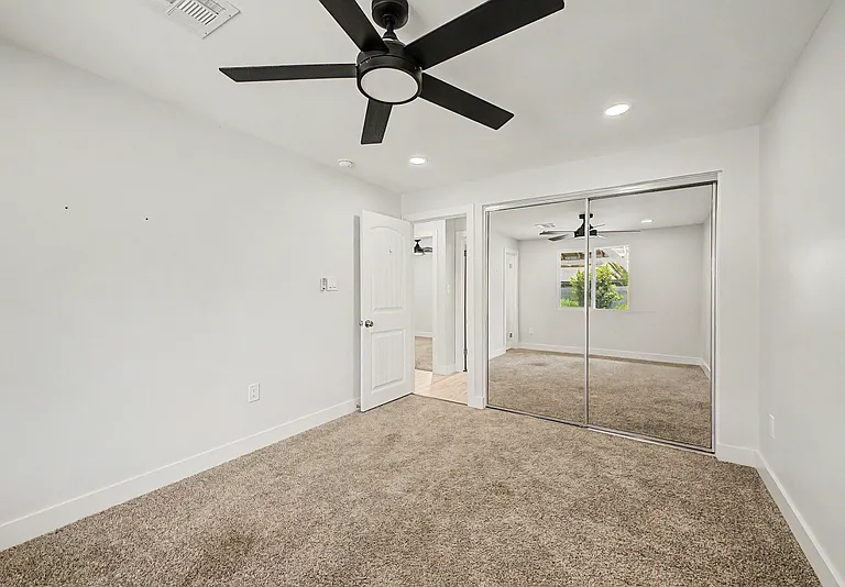 3701 E Ludlow Dr — Photo 40