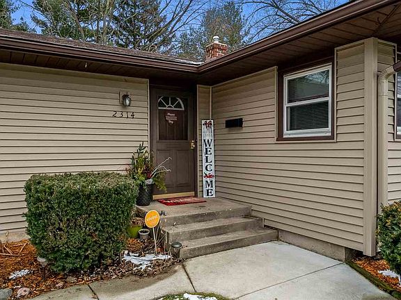 3rd image of 2314 Colorado Ave