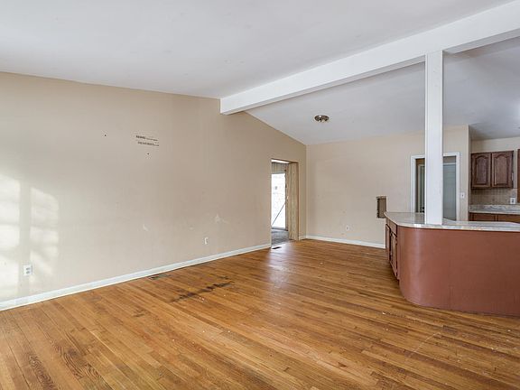 4th image of 14630 Oak Park Blvd