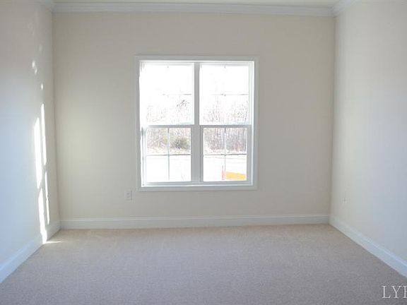5th image of 104 Red Maple Ct