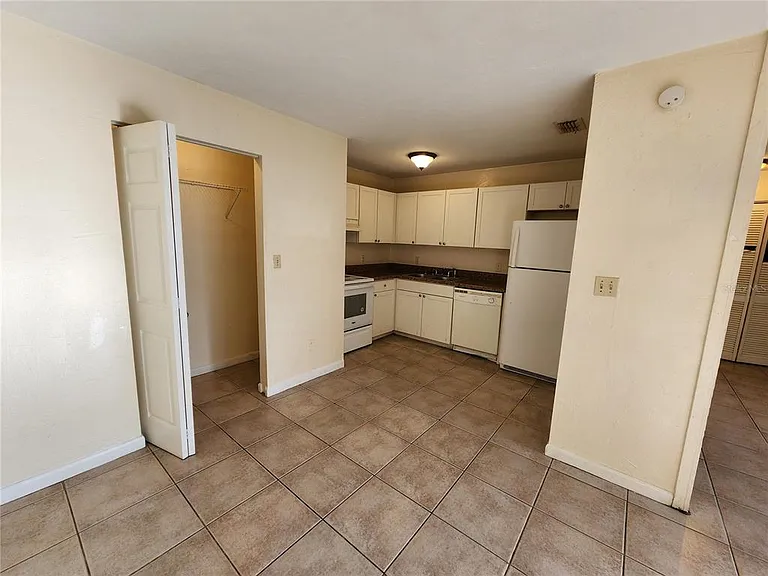 2529 NW 62nd Pl — Photo 6