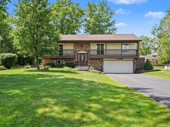 1594 Sunnyslope Dr, Crown Point, IN 46307