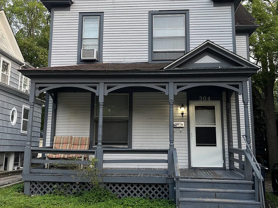 304 E Jefferson St #1