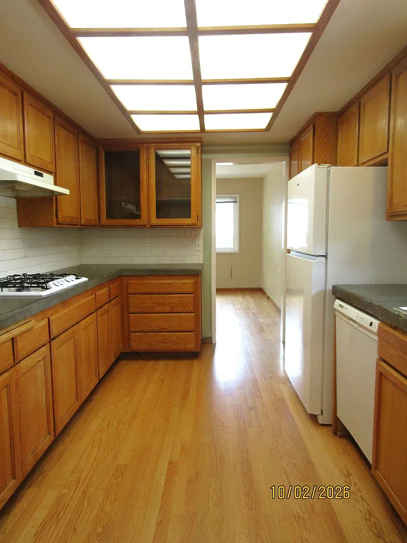 3 Bedroom 2 Bath Home w/ Large Backyard in Santa Rosa- $3,500 per month — Photo 4