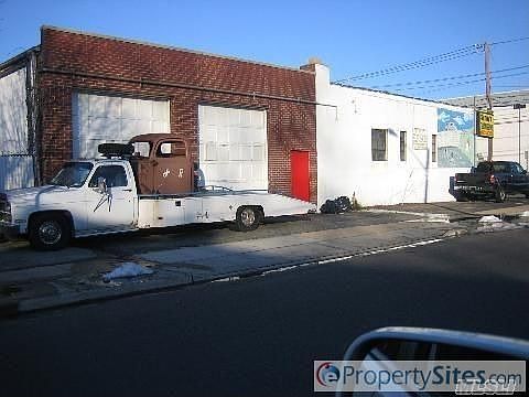 2nd image of 156 S Long Beach Rd