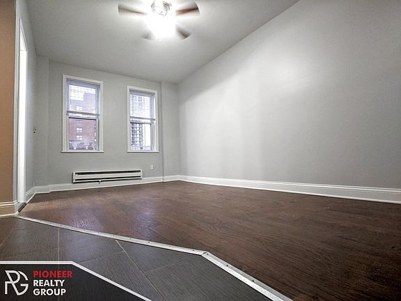4th image of 5860 N Kenmore Ave #5860401