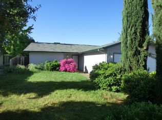 2403 Capella St, Redding, CA 96002