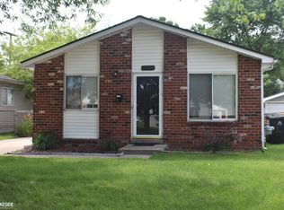 27059 Collingwood St, Roseville, MI 48066