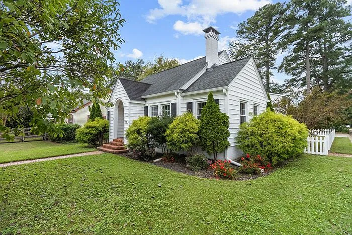 4 bed, 3.0 bath, 2819 sqft, $1,850 — Photo 3