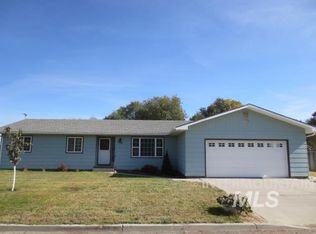 796 16th St N, Vale, OR 97918