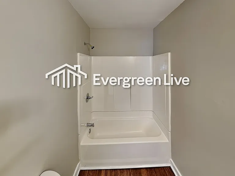 1381 Sharon St NW — Photo 11