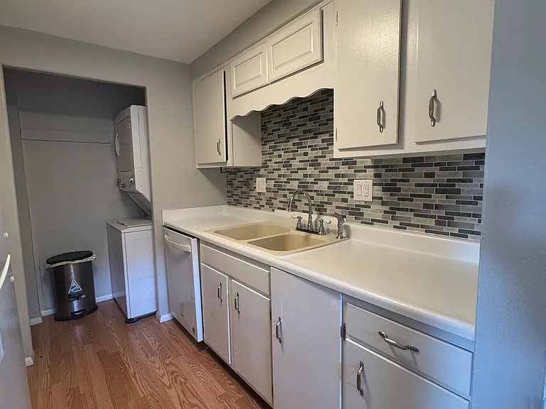 1672 Mars Hill Dr — Photo 12