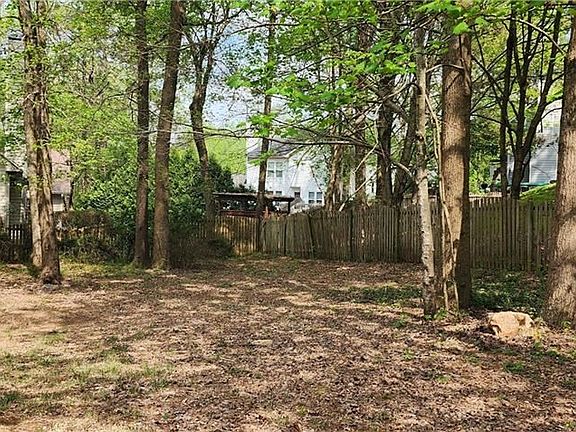 3rd image of 7043 Surrey Dr
