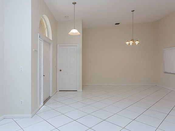 5th image of 1200 Columbine Pl