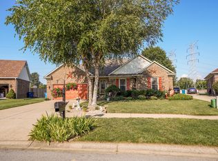 5904 Trappers Ridge Cir, Louisville, KY 40216