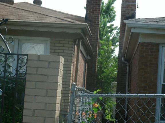 2nd image of 10449 S Avenue L