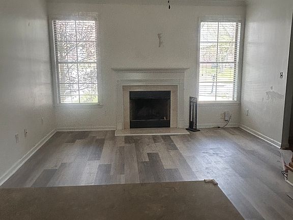 2nd image of 2339 Ridgemont Dr