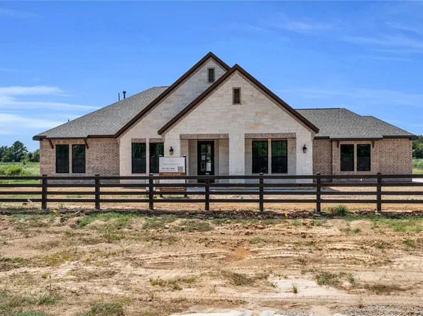 301 Seguin Dr, New Waverly, TX 77358