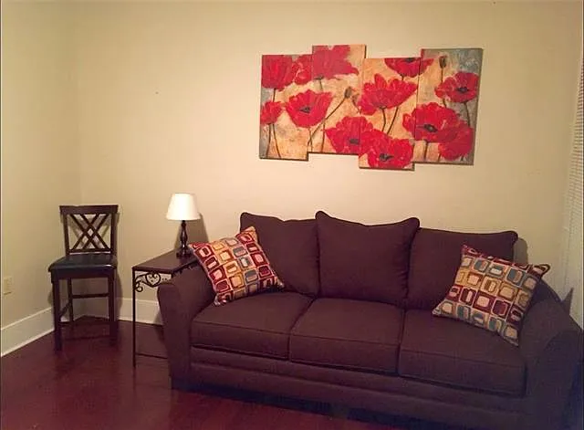 1 bed, 1.0 bath, 650 sqft, $1,600 — Photo 4