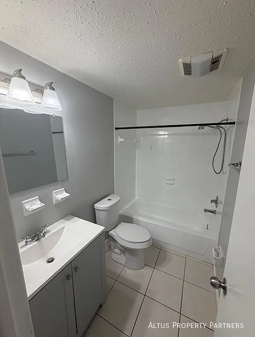1 bed, 1.0 bath, 500 sqft, $1,200 — Photo 4