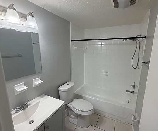 4th image of 4219 E Okara Rd APT A