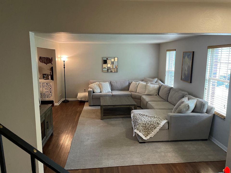 1st image of 9148 Collington Sq