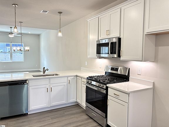 3rd image of 237 Taylor Woods Ct