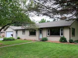 820 Renson Rd, Hartland, WI 53029