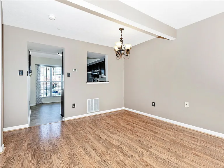 5621 Queen Anne Ct — Photo 7