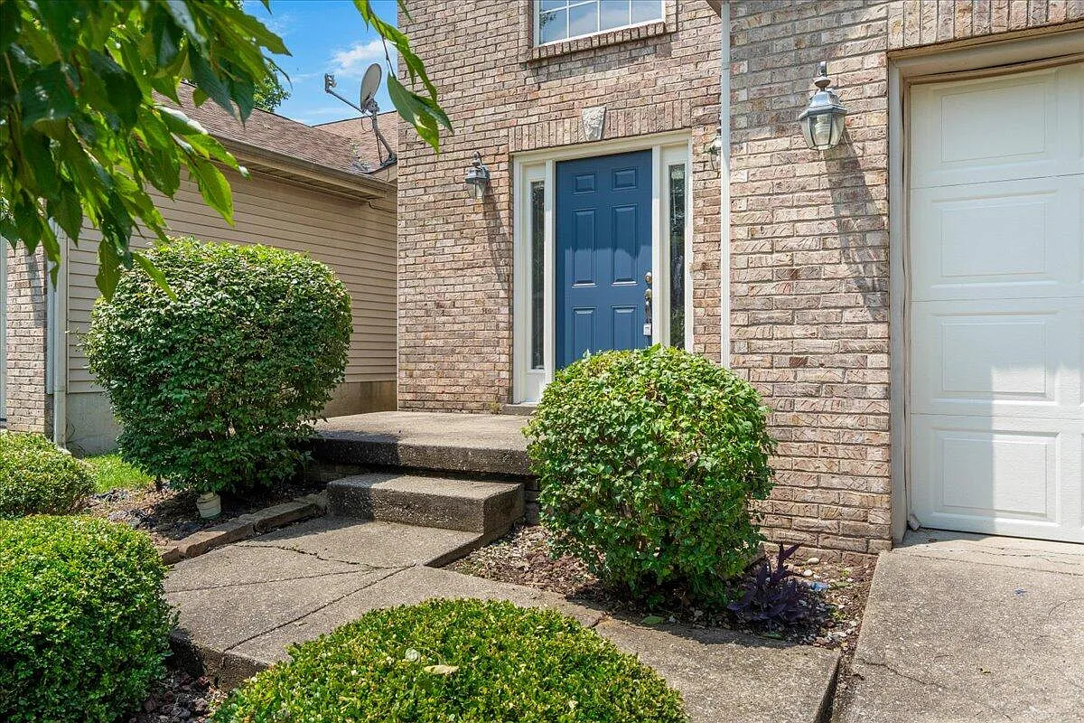 3 bed, 2.5 bath, 1818 sqft, $2,295 — Photo 4