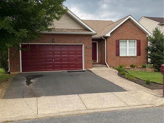 3rd image of 2620 Hickory Dr