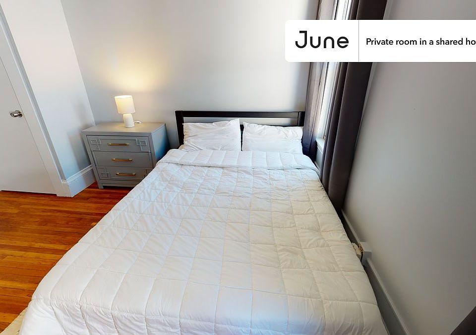 1st image of 4 Sparhawk St #D