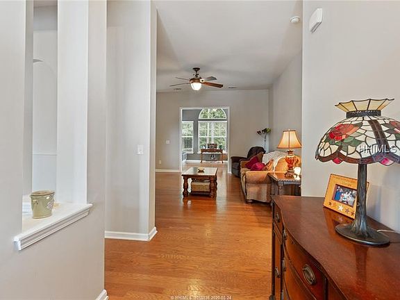 4th image of 12 Greatwood Dr