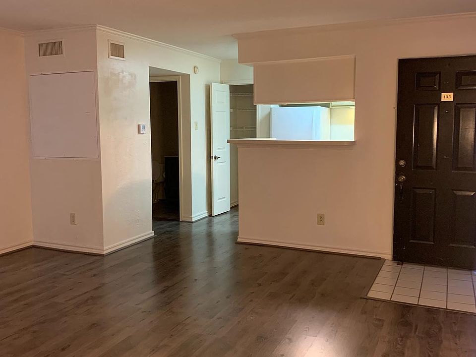 1st image of 1532 Lincoln Way APT 103
